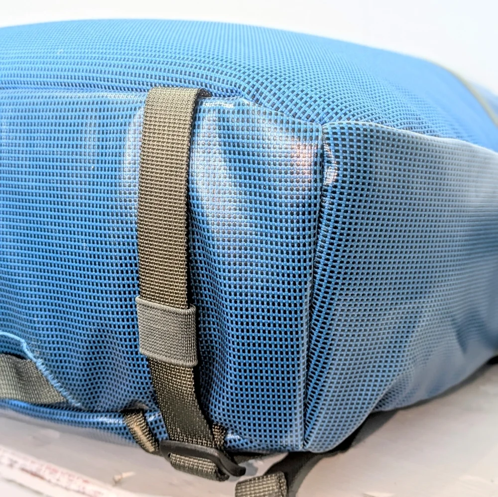 Patagonia Black Hole Mini Messenger Blue 12L Hiking Travel Discontinued Rare - Picture 8 of 15